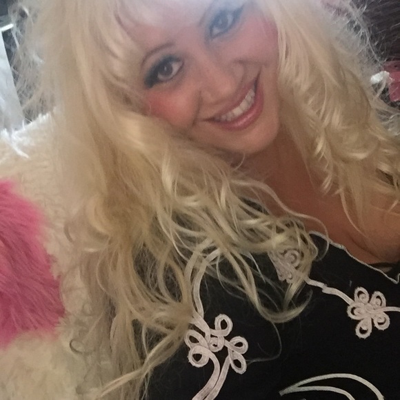 Meet the Posher Other - Meet your Posher, Lisa